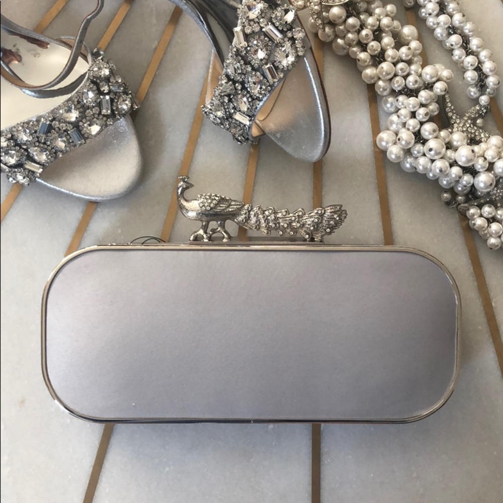 SOLD!!!🆕Peacock Silver Formal Clutch